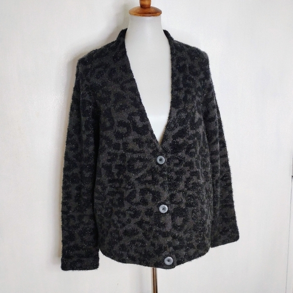 LEOPARD LULULEMON CARDIGAN - Picture 4 of 8